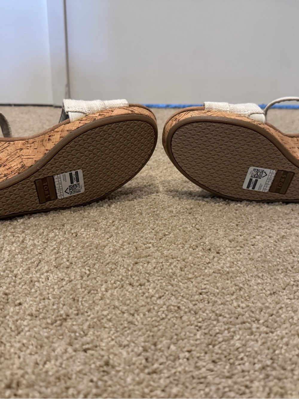 TOMS Cream Cross-Strap Ankle Strap Sandals - Picture 7 of 7